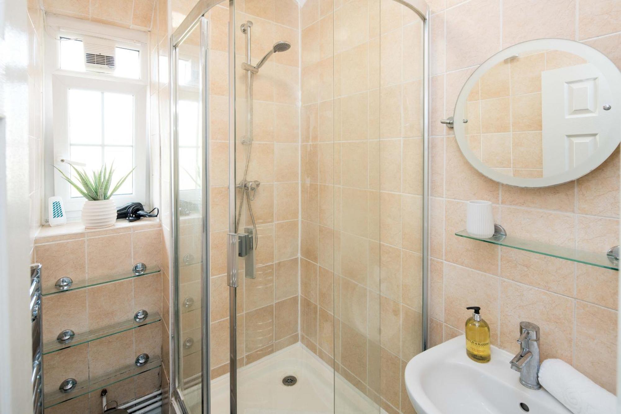 Sunny 2B-1B Flat Nr Borough Market, Central Лондон Екстериор снимка